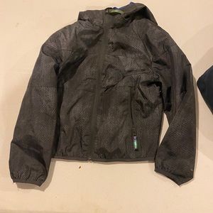 Wind breaker